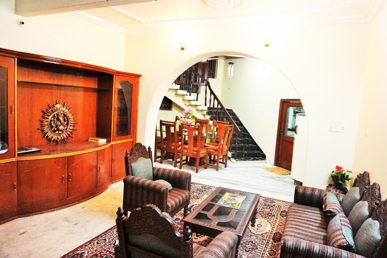 Lazy Mozo Backpackers Hostel ชัยปุระ ภายนอก รูปภาพ