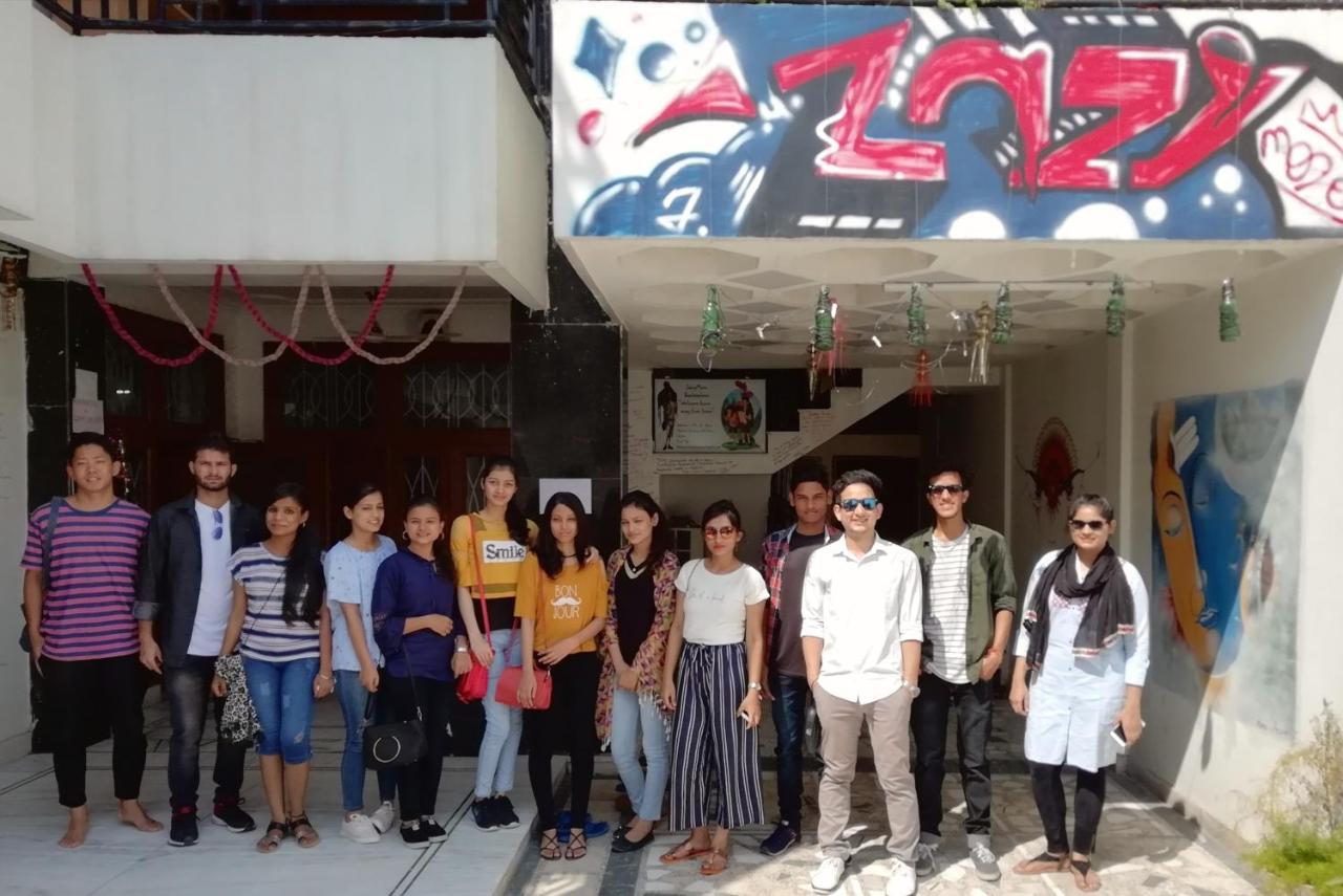 Lazy Mozo Backpackers Hostel ชัยปุระ ภายนอก รูปภาพ